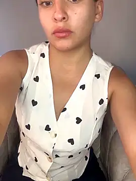 Talia Bonet online show from December 5, 2025, 4:05 pm