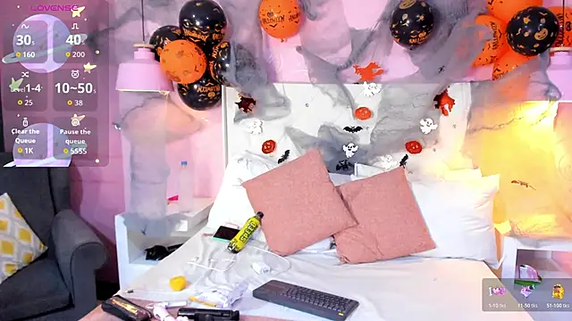 EvaTyson online show from October 28, 2025, 7:13 pm