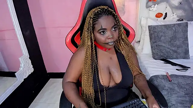 EvaTyson online show from October 31, 2025, 5:42 pm