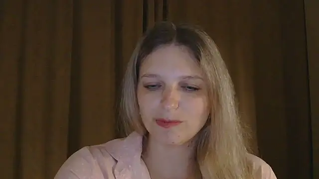 ElisSky301 online show from April 19, 2026, 8:33 pm