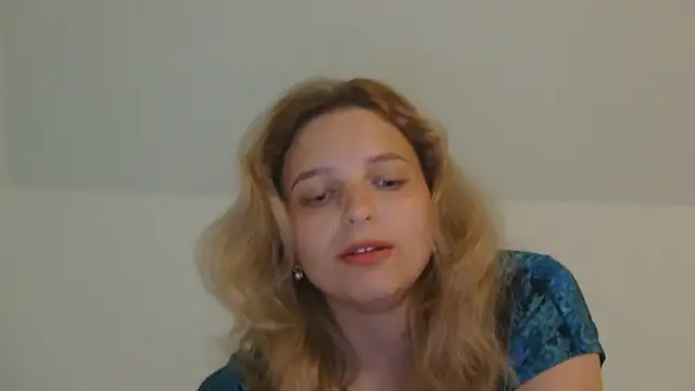 ElisSky301 online show from May 30, 2026, 8:36 pm