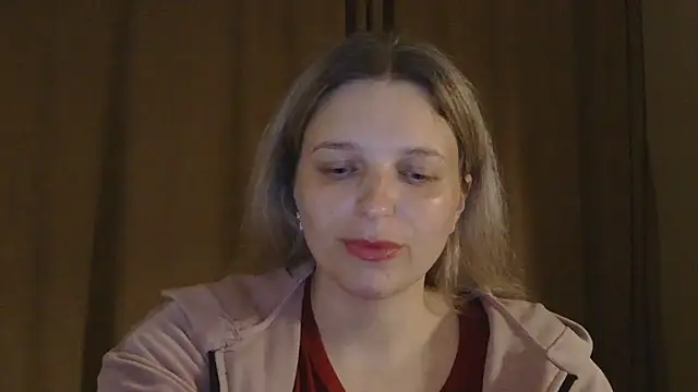 ElisSky301 online show from April 8, 2026, 8:21 pm