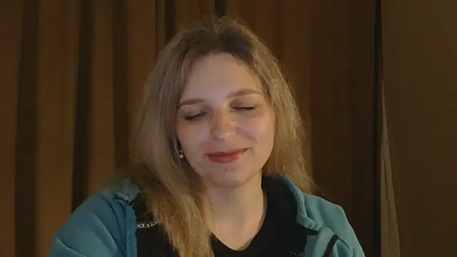 ElisSky301 online show from March 12, 2026, 8:57 pm