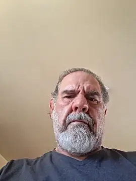 Snapshot of pena633 chatting on March 8, 2026, 7:17 pm pena633 online show from March 8, 2026, 7:17 pm