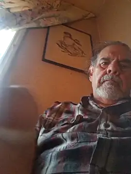 Snapshot of pena633 chatting on March 13, 2026, 11:10 pm pena633 online show from March 13, 2026, 11:10 pm