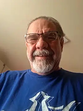 Snapshot of pena633 chatting on February 9, 2026, 6:39 pm pena633 online show from February 9, 2026, 6:39 pm