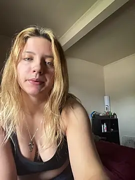 xoxokehlani online show from April 21, 2026, 5:52 pm