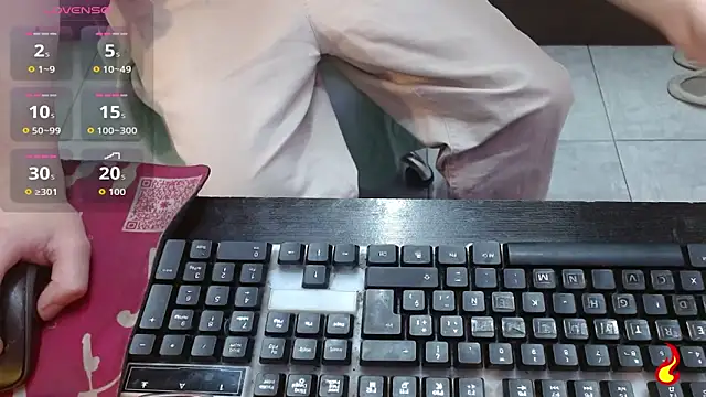 Snapshot of couple_sinz chatting on November 1, 2025, 6:24 pm couple sinz online show from November 1, 2025, 6:24 pm