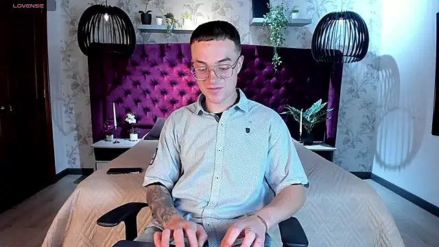 Lil James online show from November 22, 2025, 6:07 pm