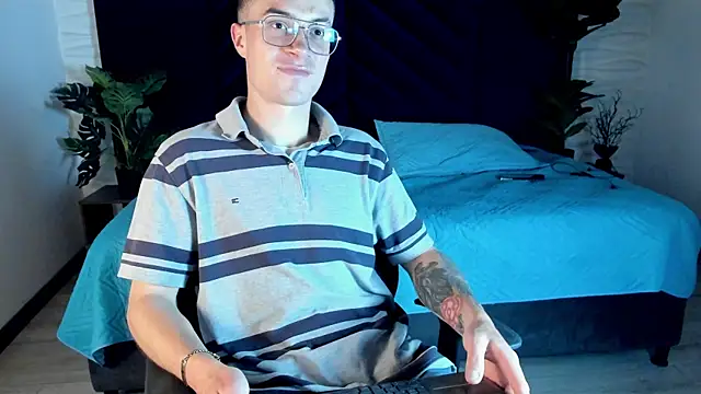 Lil James online show from November 16, 2025, 8:13 pm