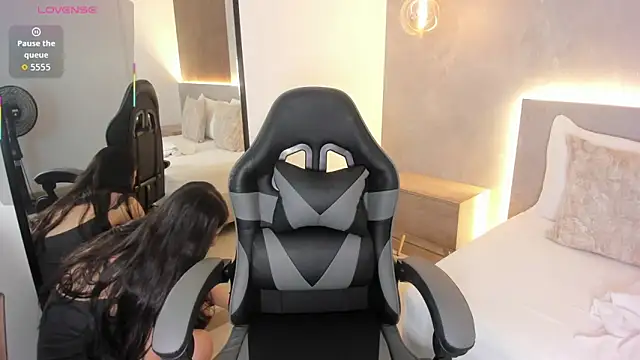 mia collins96 online show from February 7, 2026, 2:19 am