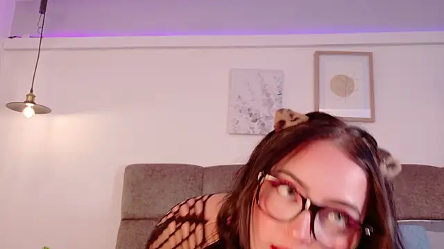 Snapshot of Emily_Baby20 chatting on March 22, 2026, 9:16 pm Emily Baby20 online show from March 22, 2026, 9:16 pm