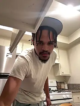 Snapshot of Mrmakeherwet_Tez chatting on October 22, 2025, 1:05 am Mrmakeherwet Tez online show from October 22, 2025, 1:05 am