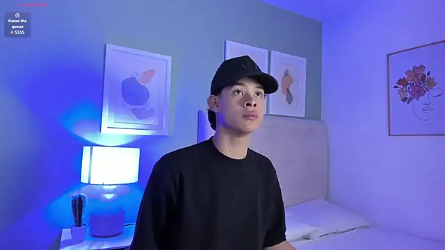 ApoloRicci online show from February 15, 2026, 8:30 pm