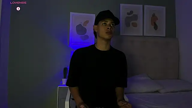 ApoloRicci online show from February 24, 2026, 7:59 pm