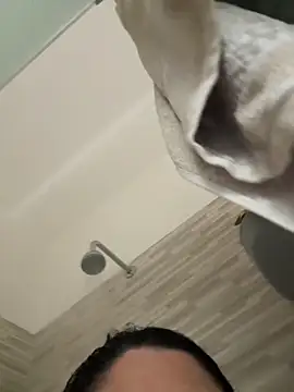 gatitalocahot online show from April 21, 2026, 7:09 pm