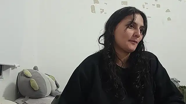 Layla Latina online show from February 9, 2026, 1:58 am