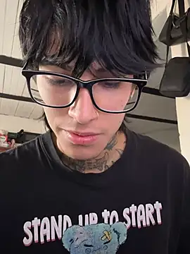 Snapshot of sflps chatting on February 15, 2026, 3:55 pm sflps online show from February 15, 2026, 3:55 pm