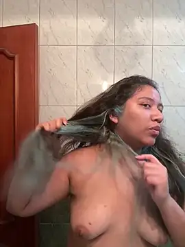 Snapshot of Kmiii21 chatting on February 12, 2026, 9:47 pm Kmiii21 online show from February 12, 2026, 9:47 pm