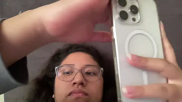 Kmiii21 online show from October 24, 2025, 7:13 pm