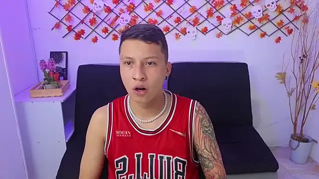 Martin West online show from November 4, 2025, 11:30 pm