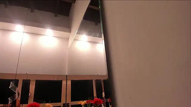 mirandaduboiss online show from March 11, 2026, 4:56 pm