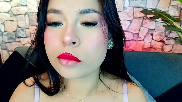 mia roux1 online show from November 12, 2025, 6:56 pm