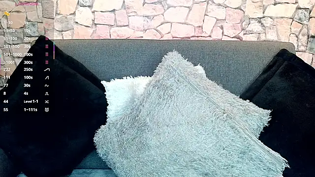 mia roux1 online show from November 1, 2025, 5:07 pm