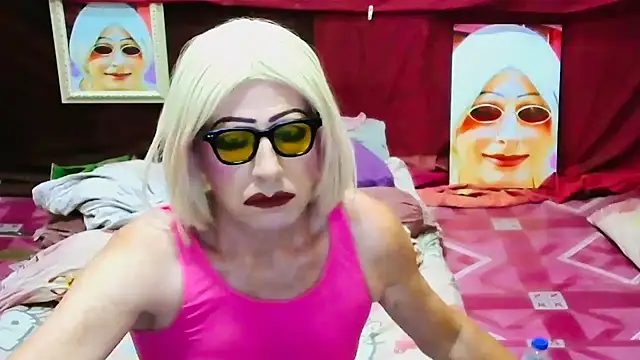 horni4luv online show from April 8, 2026, 8:21 pm