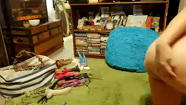 MorgannaVamp online show from April 21, 2026, 2:51 am