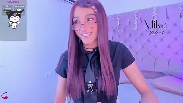 Mika  velvet online show from February 25, 2026, 8:41 pm