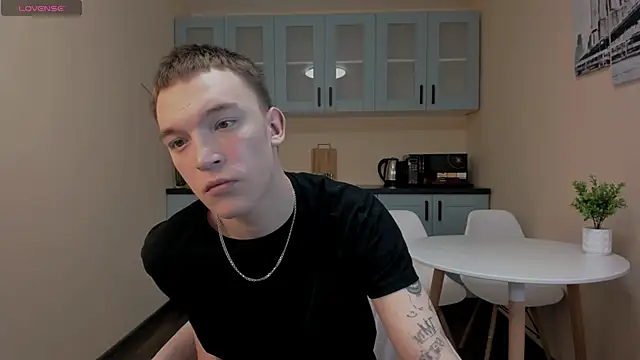 Derek Banville online show from November 13, 2025, 7:18 pm