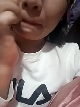 -Lanaa- online show from November 19, 2025, 6:19 pm