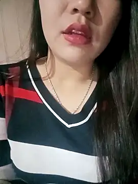 -Lanaa- online show from November 12, 2025, 5:50 pm