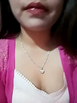 -Lanaa- online show from February 9, 2026, 10:08 pm