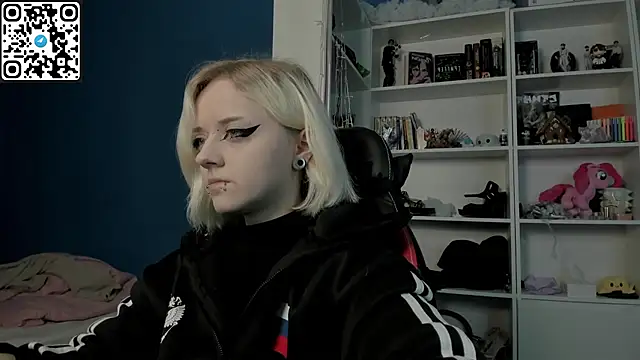 Holy Mistress S online show from January 7, 2026, 9:36 am