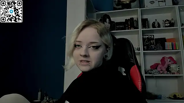 Snapshot of Holy_Mistress_S chatting on February 8, 2026, 10:13 am Holy Mistress S online show from February 8, 2026, 10:13 am