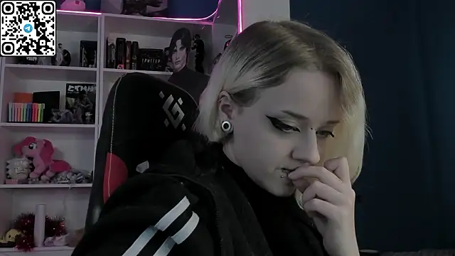 Snapshot of Holy_Mistress_S chatting on February 28, 2026, 8:47 am Holy Mistress S online show from February 28, 2026, 8:47 am