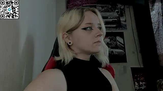 Snapshot of Holy_Mistress_S chatting on July 9, 2026, 7:42 am Holy Mistress S online show from July 9, 2026, 7:42 am