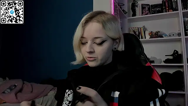 Holy Mistress S online show from January 16, 2026, 11:03 am