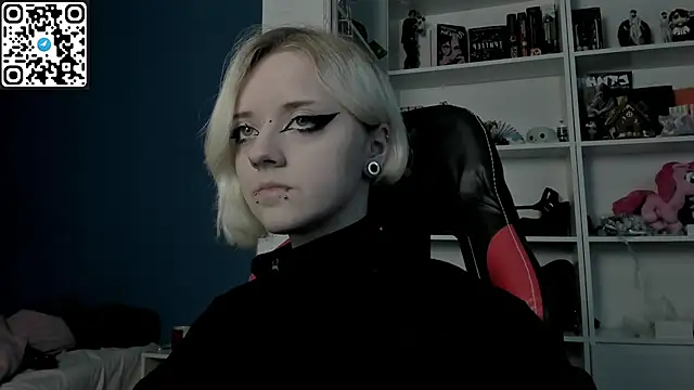 Snapshot of Holy_Mistress_S chatting on January 18, 2026, 11:02 am Holy Mistress S online show from January 18, 2026, 11:02 am