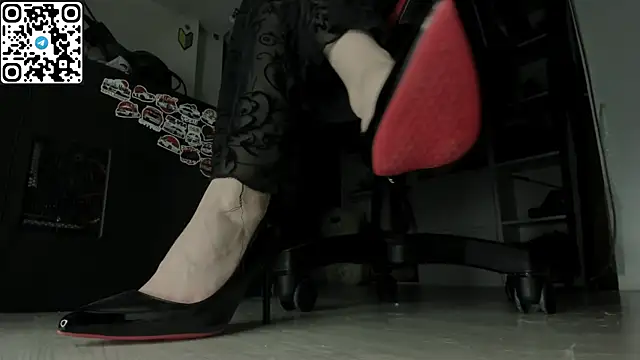 Holy Mistress S online show from May 28, 2026, 11:16 am