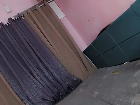 Felicity lux online show from November 4, 2025, 8:23 pm