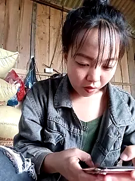 Quynhsumon online show from February 17, 2026, 4:21 am