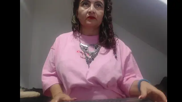 Debora Cienfuegos25 online show from January 13, 2026, 8:02 pm