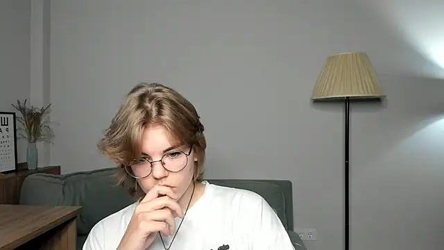 Snapshot of MelodyBaur chatting on October 25, 2025, 9:08 am MelodyBaur online show from October 25, 2025, 9:08 am