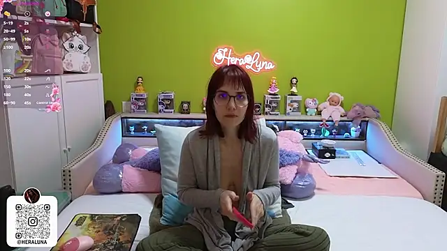  HeraLuna  online show from March 18, 2026, 9:59 pm