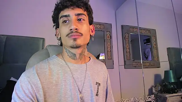 Mr Strike online show from December 21, 2025, 7:26 pm