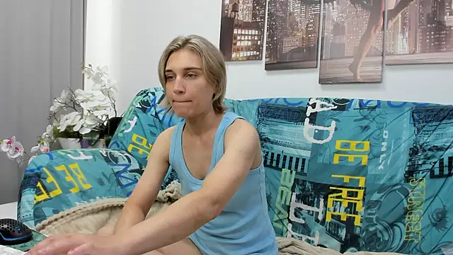 Tenderly Sophie online show from June 15, 2026, 1:17 am