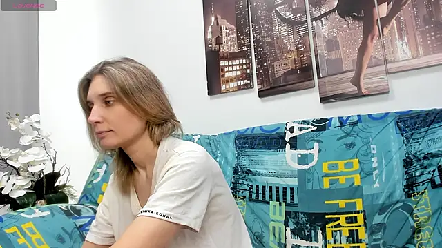 Tenderly Sophie online show from April 15, 2026, 1:22 am